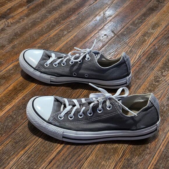 Unisex CONVERSE Low Top Canvas Sneakers Shoes Size 6M/8W - Picture 2 of 7